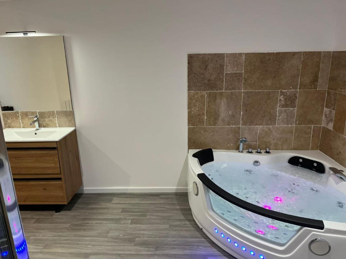 Ng Suitehome - Queven - Balneo - Netflix - Wifi Εξωτερικό φωτογραφία